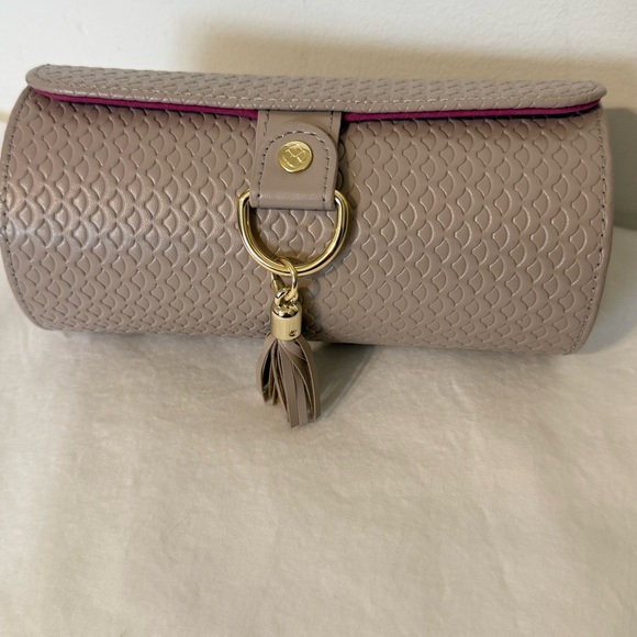 Vlando Travel Jewelry Organizer Roll Leather Case 3 Sections - Picture 3 of 10